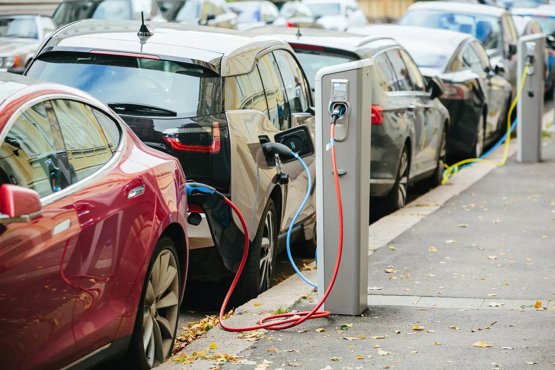 Azərbaycana gətirilən elektrikli avtomobillərin dəyəri  - SON 5 il
