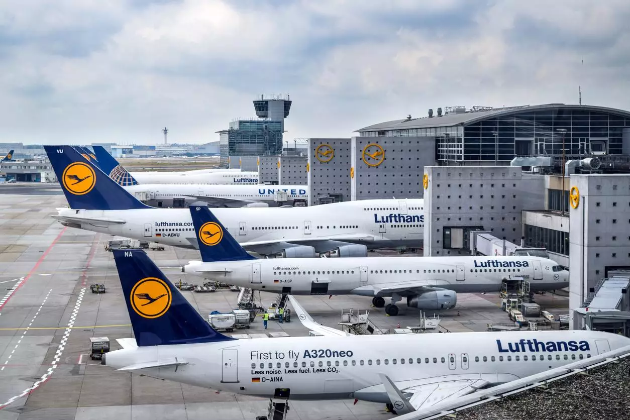 "Lufthansa" İsrailə uçuşları dayandırıb