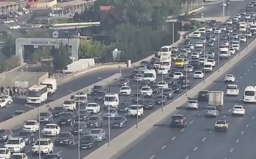 Bakıda bu yollarda sıxlıq var - SİYAHI