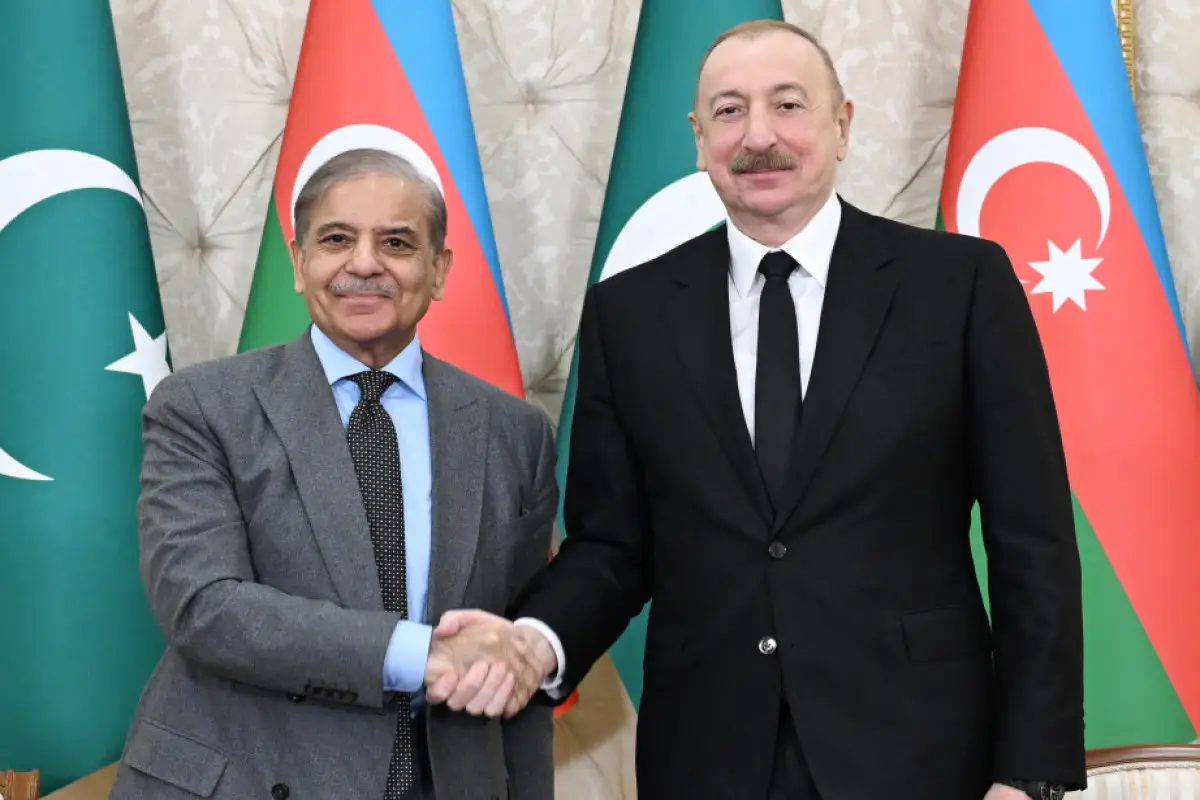 Prezident İlham Əliyev Şahbaz Şərifə zəng edib