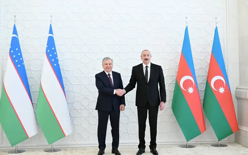 İlham Əliyev və Şavkat Mirziyoyev mətbuata bəyanatlarla çıxış ediblər - YENİLƏNİB