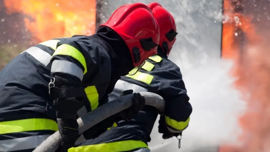 Bakıda çoxmərtəbəli yaşayış binasında yanğın olub, 12 nəfər təxliyə edilib