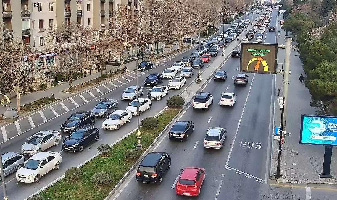Bakıda hazırda bəzi yollarda sıxlıq müşahidə olunur