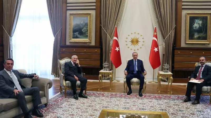 Ərdoğan sənaye və texnologiya nazirini, Rahmi Koç və Ali Koçu qəbul edib