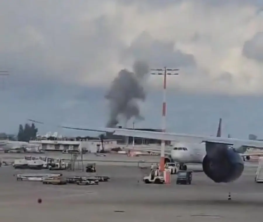 İsrailin iki aeroportu vuruldu