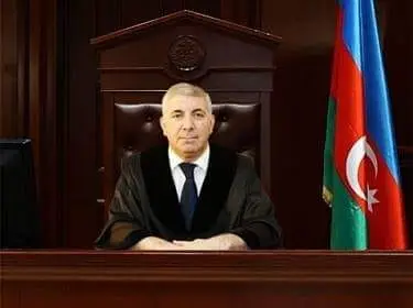 Tanınmış hakim təqaüdə göndərildi