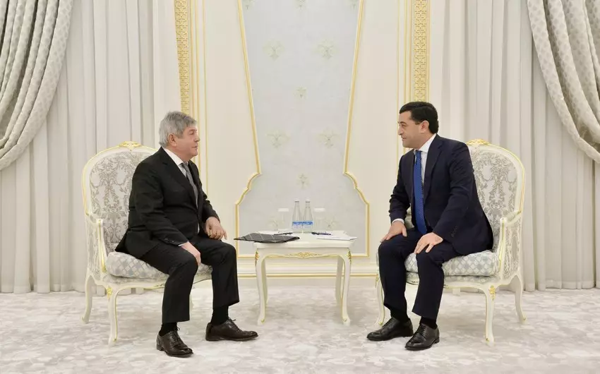 Özbəkistan XİN rəhbəri Azərbaycan səfiri ilə görüşüb