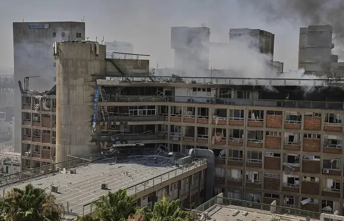 İranın ballistik raketi İsraildə yaşayış məntəqələrini zədələyib
