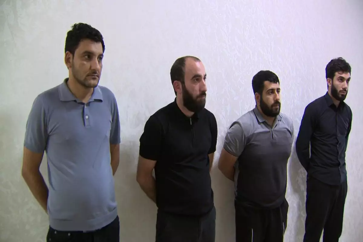 Sosial şəbəkələrdə vətəndaşları kredit adı ilə talayan kiber dəstə saxlanılıb