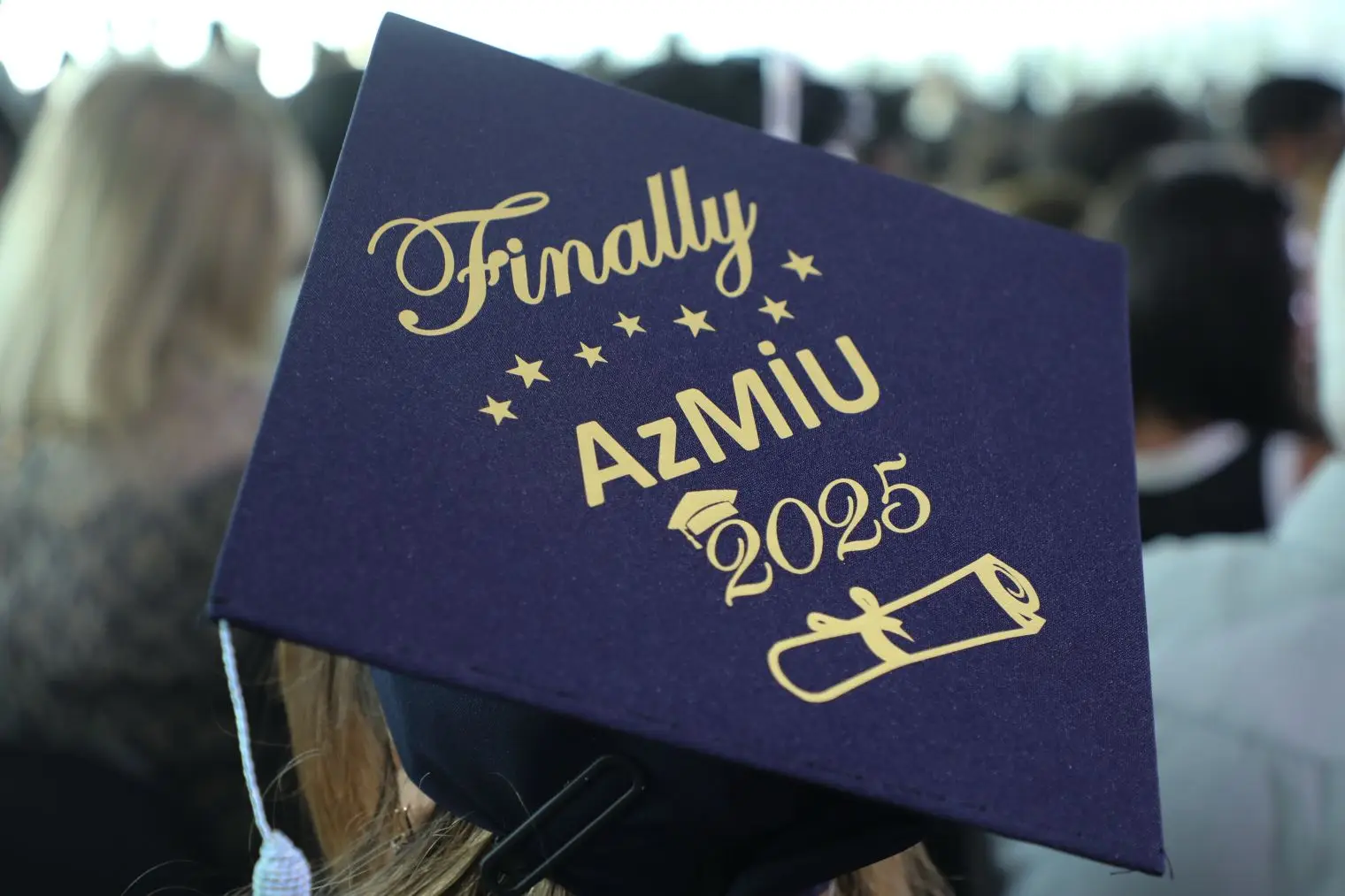 AzMİU-nun yaradılmasının 50-ci ilində təntənəli Məzun Günü — FOTOLAR