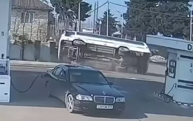 24 nəfərin yaralandığı qəza belə baş veribmiş - VİDEO