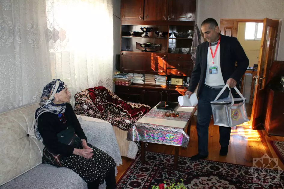 Astarada 101 yaşlı Məryəm nənə evində səs verib - FOTO