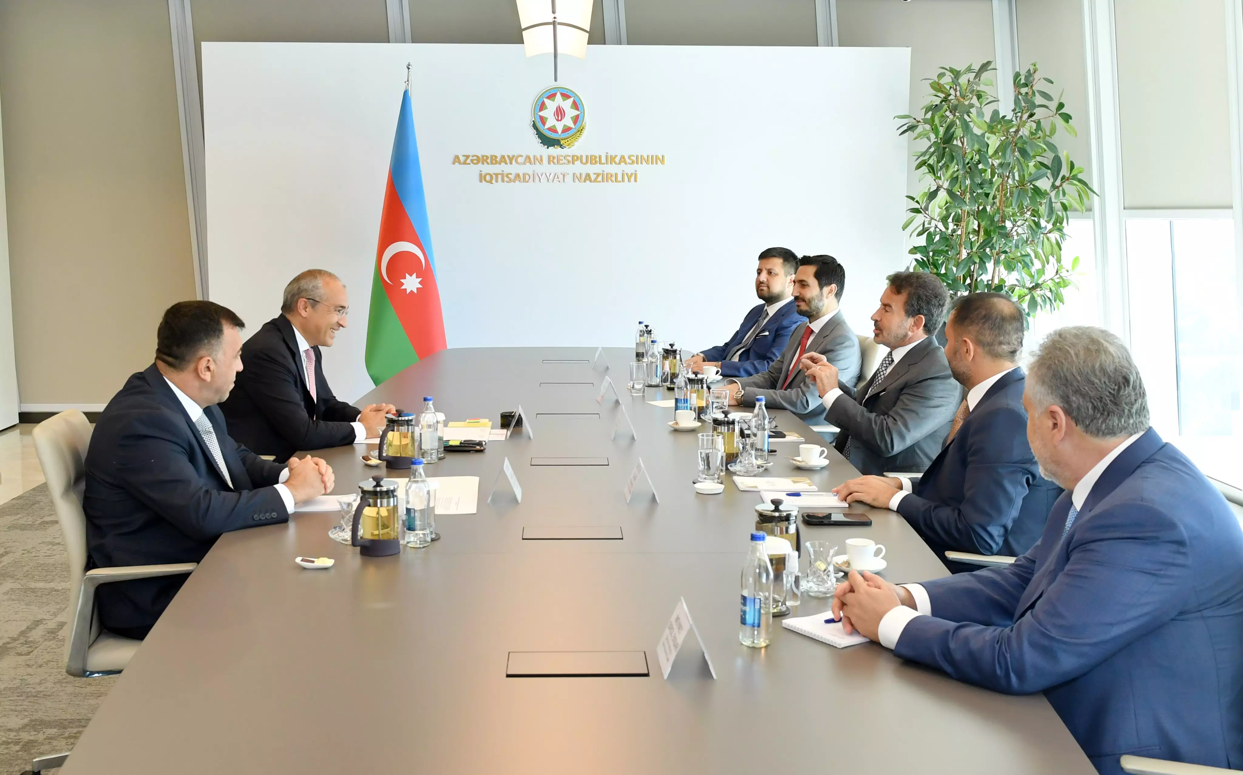İqtisadiyyat naziri Türkiyə şirkətlərinin rəhbərləri ilə görüşüb (FOTO)