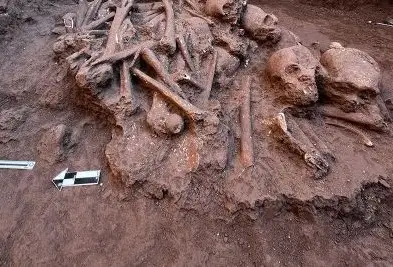 İngiltərədə univermağın altından 317 skelet tapılıb