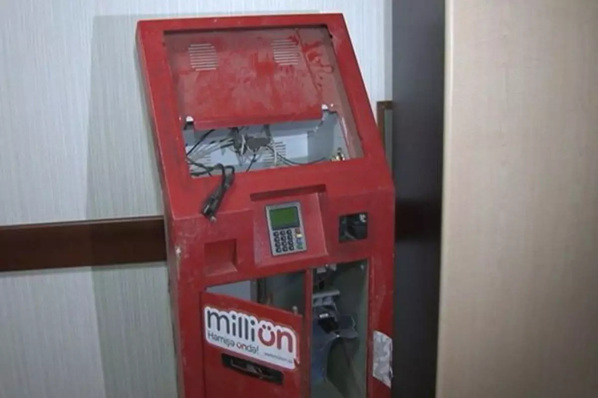 Ödəmə terminaldan oğurluq edən 2 nəfər saxlanıldı