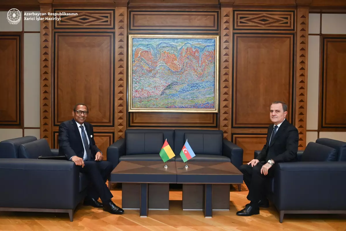 Ceyhun Bayramov Qvineya-Bisaulu həmkarına regionda münaqişədən sonrakı vəziyyət barədə məlumat verib - YENİLƏNİB