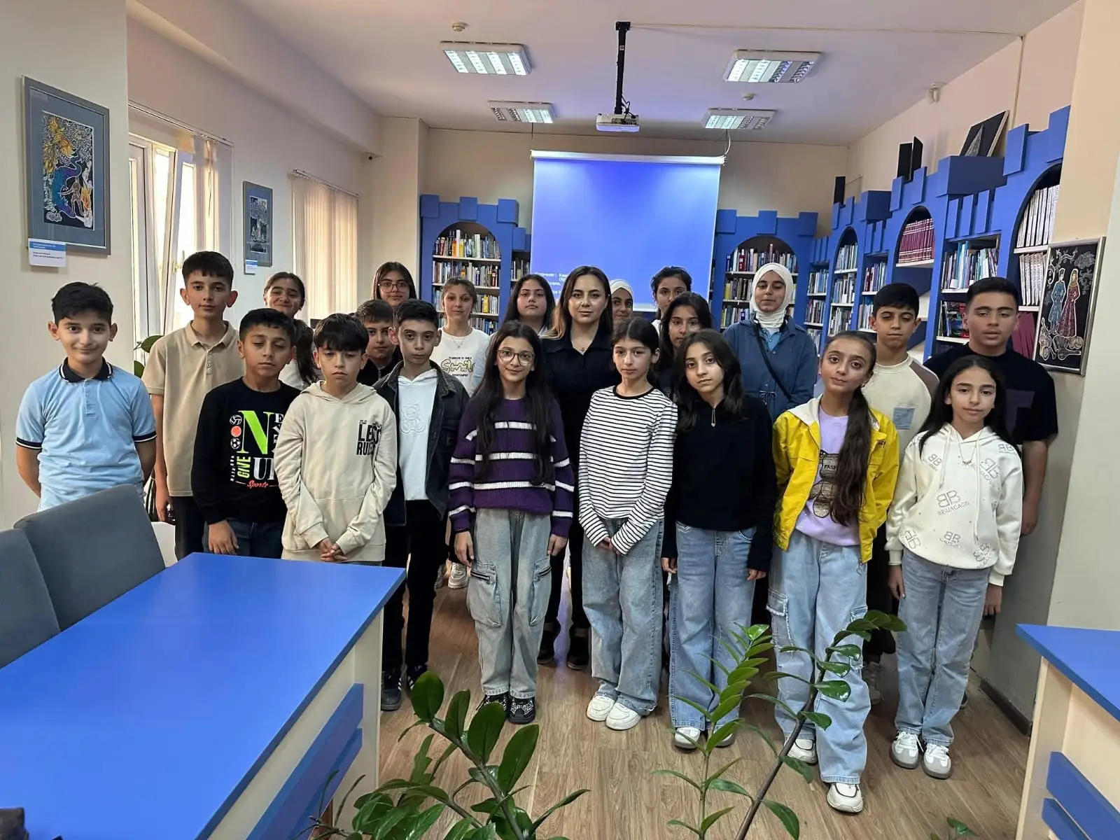 Bu məktəbin şagirdlərinin Respublika Uşaq Kitabxanasına ekskursiyası təşkil olunub - FOTO