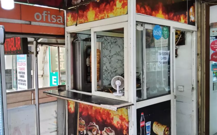 Bakıda dönərxananın fəaliyyətində nöqsanlar aşkarlanıb (FOTO)