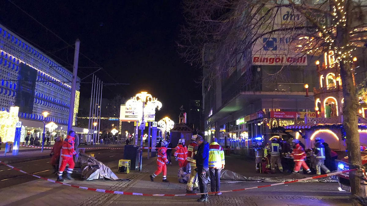 Almaniyada Milad bazarında terror: 11 nəfər həyatını itirib - VİDEO