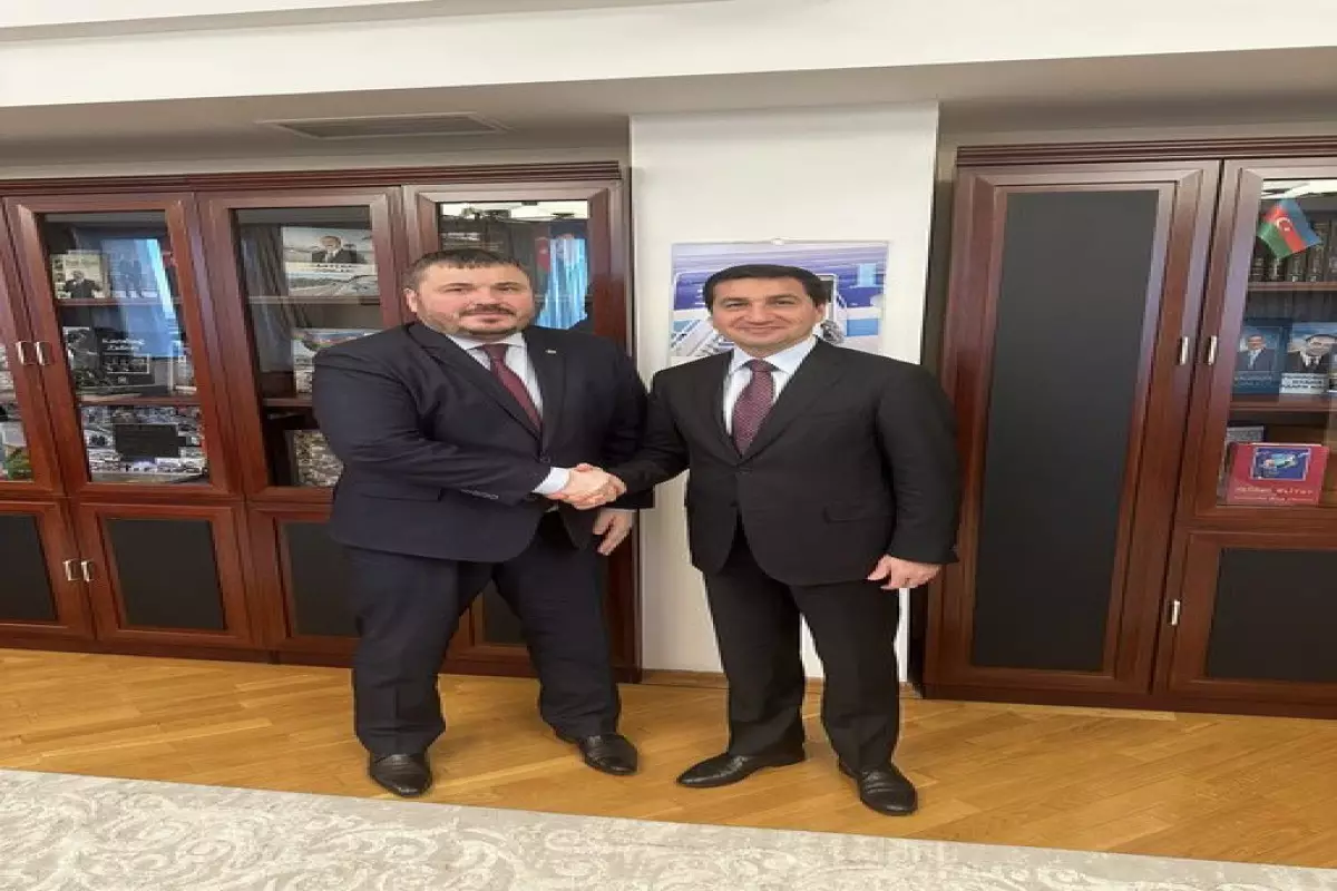 Hikmət Hacıyev Ukrayna səfiri ilə görüşüb