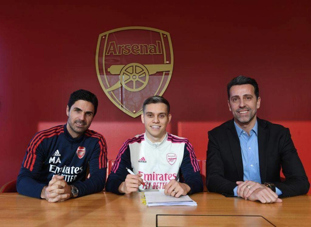 "Arsenal" yeni transferini təqdim edib
