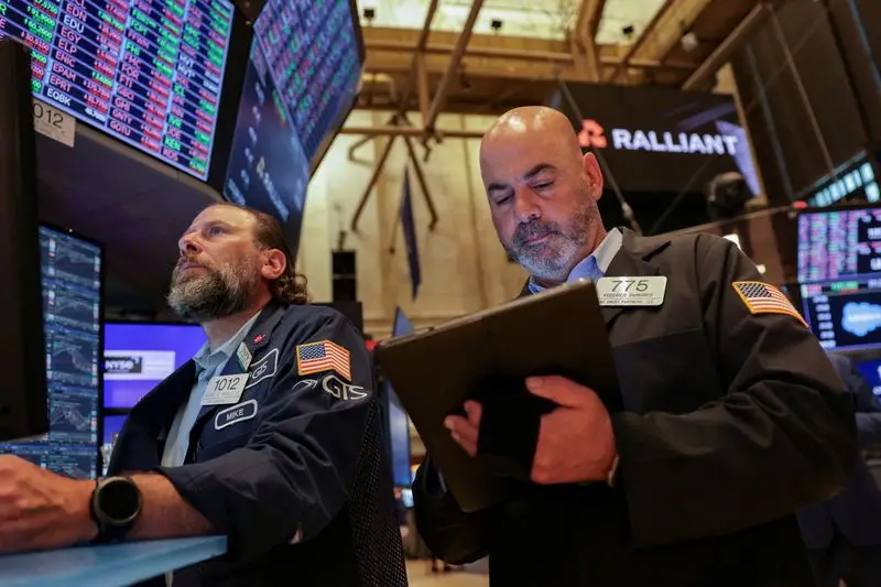 Ticarət razılaşmaları və mənfəət proqnozları investorları hərəkətə gətirdi