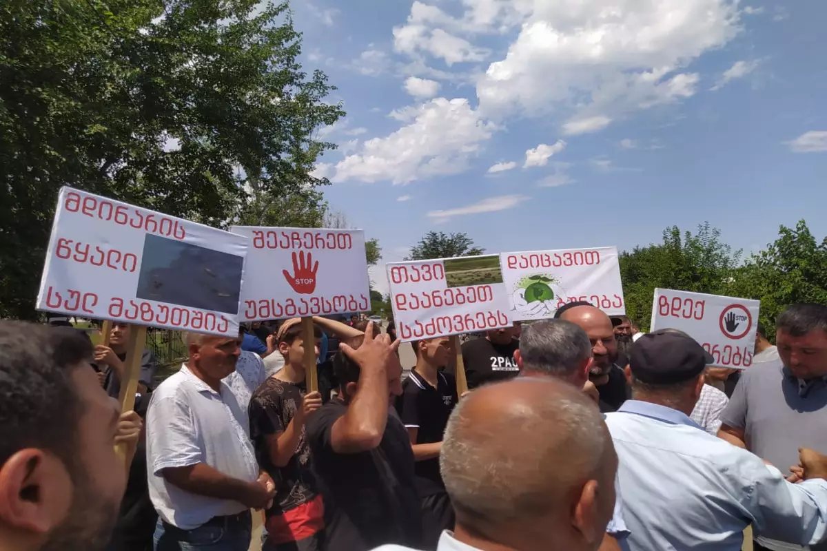 Gürcüstanda azərbaycanlı kəndlilər etiraz aksiyası keçiriblər