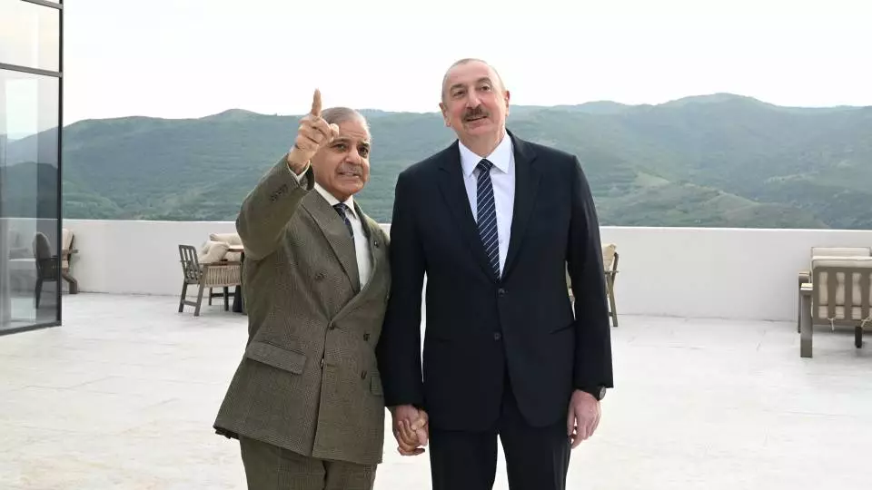 Baş nazir: Pakistanın bəxti gətirib ki, Türkiyə və Azərbaycan kimi səmimi qardaşları var