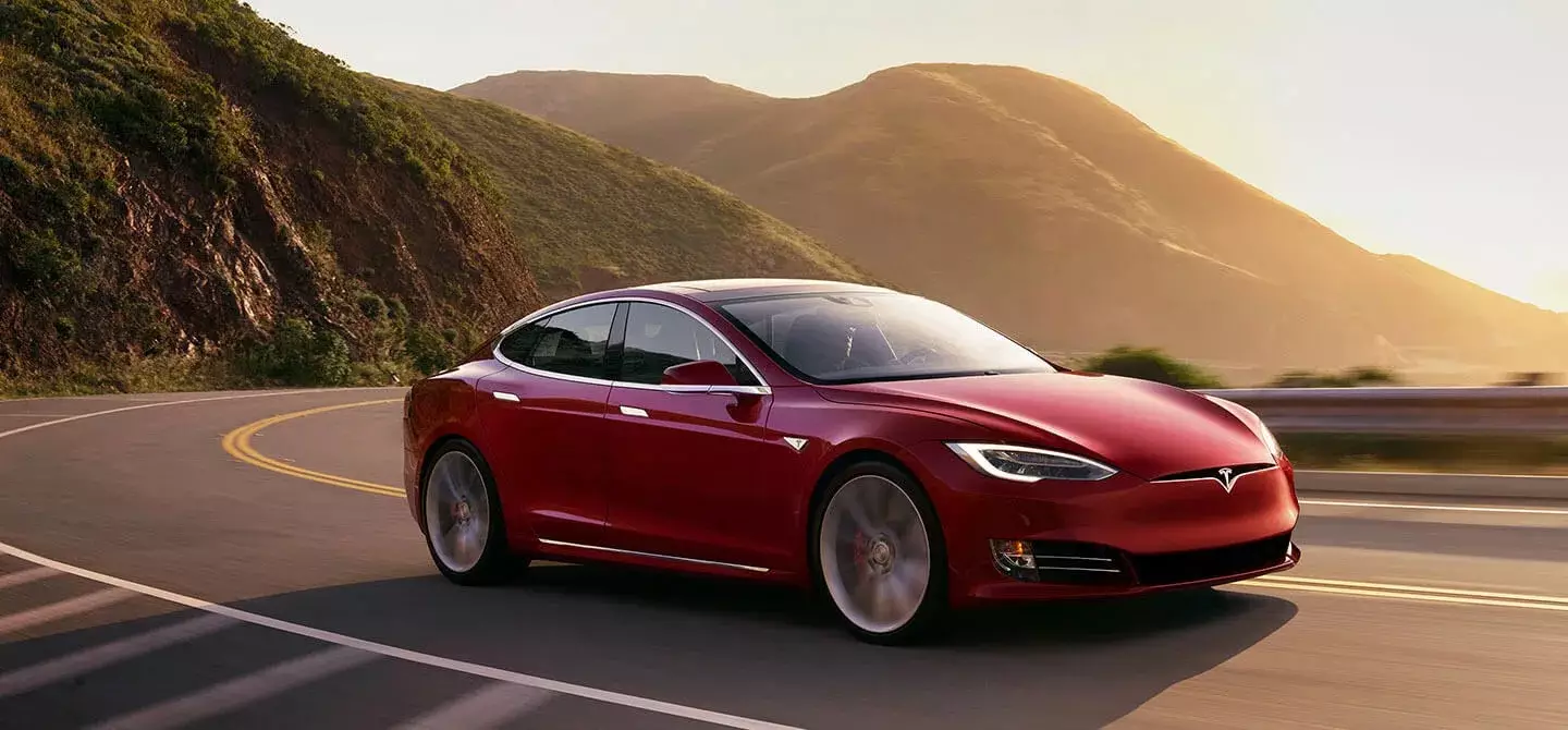 Avropada "Tesla"nın satışları çökdü
