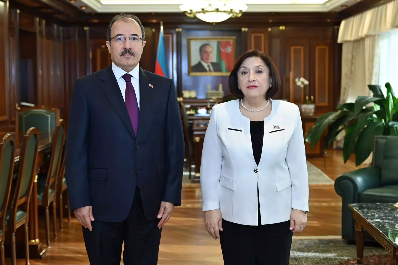 Sahibə Qafarova Cahit Bağçını qəbul edib