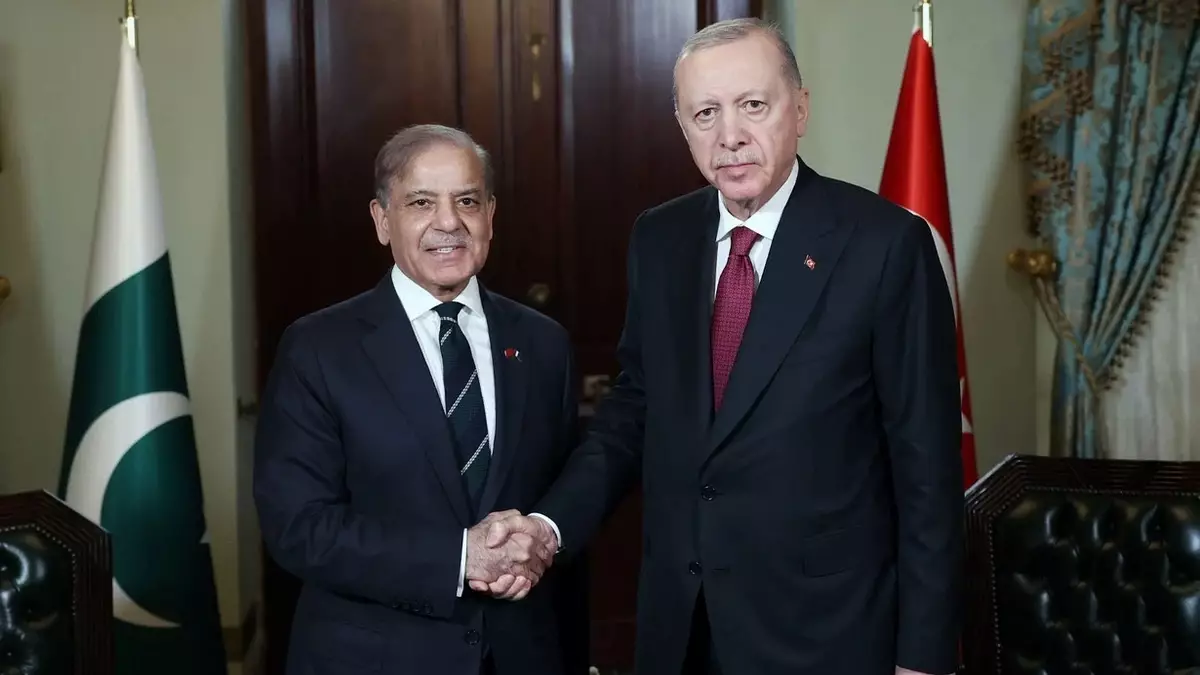 Ərdoğan: İstanbul–Tehran–İslamabad dəmiryolu aktiv istifadəyə verilməlidir