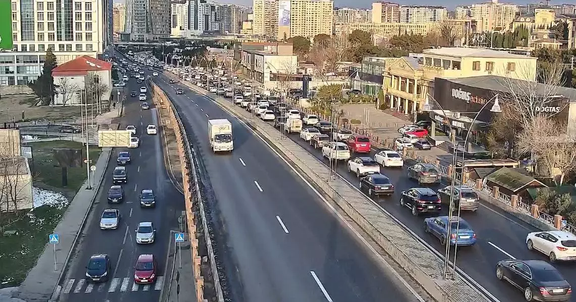 Bakıda hazırda bəzi yollarda sıxlıq müşahidə olunur