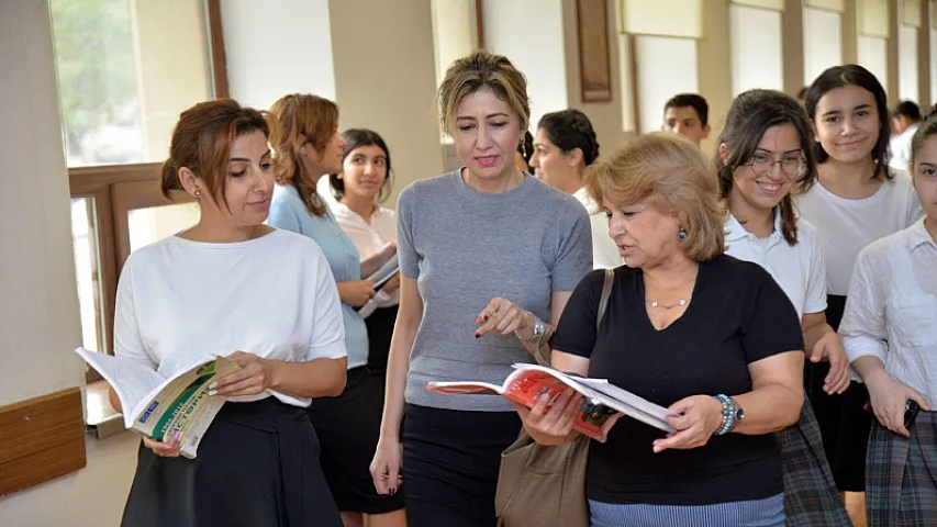 Son illərdə təhsil işçilərinin əməkhaqları nə qədər artıb?
