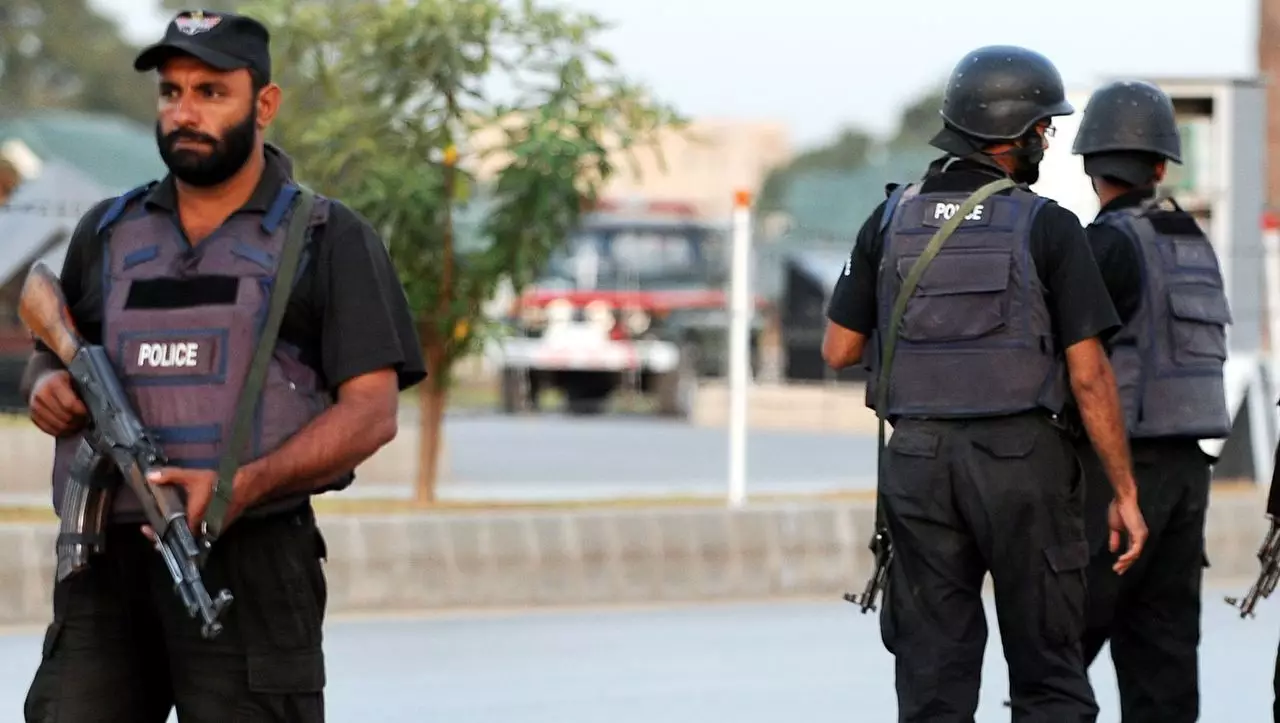 Pakistanda terror aktı nəticəsində 4 polis ölüb