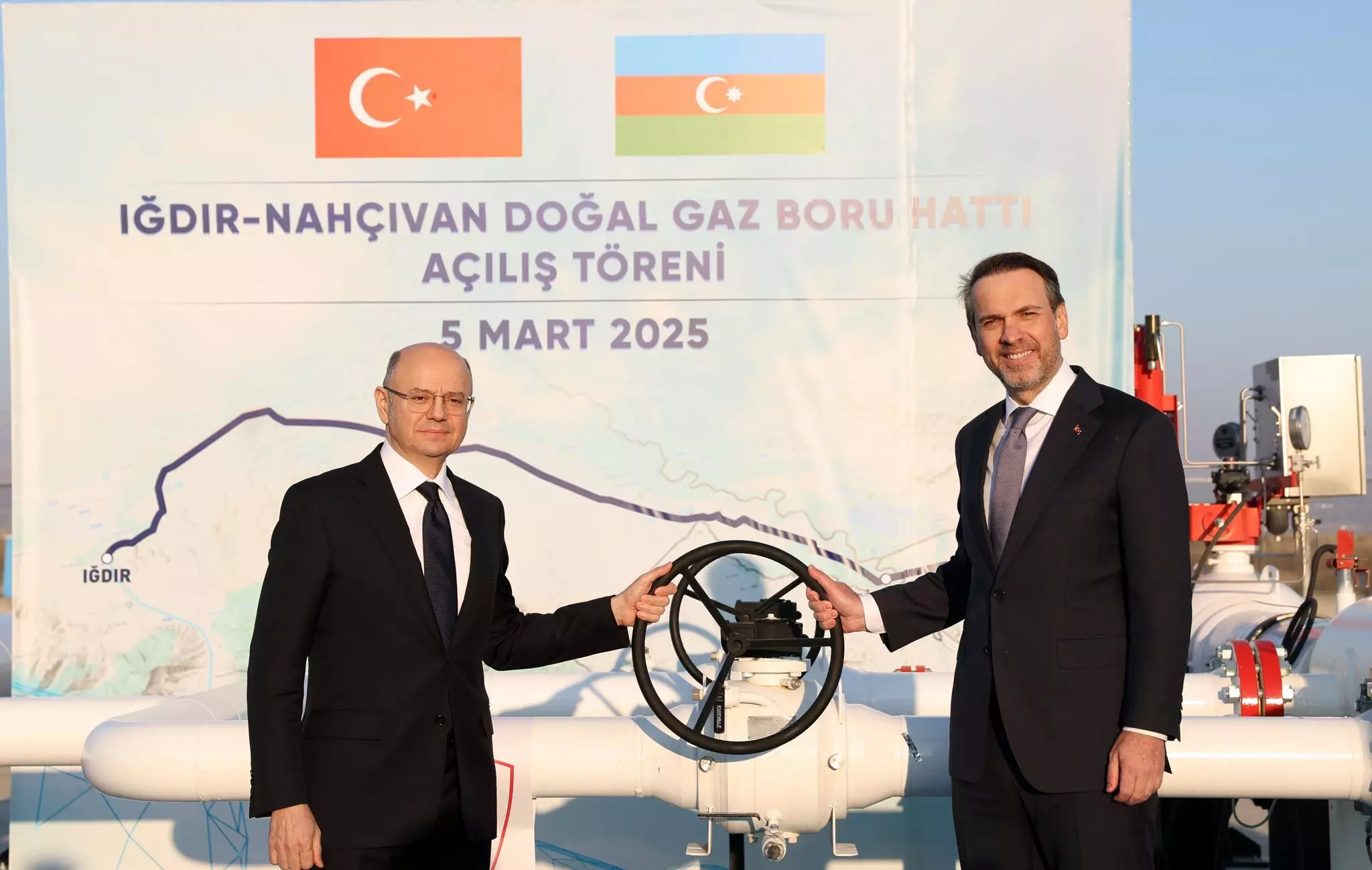 Pərviz Şahbazov: İğdır-Naxçıvan qaz kəmərinin açılması strateji enerji tərəfdaşlığında yeni keçiddir