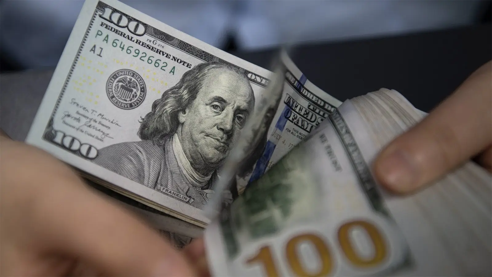 Dollar kəskin dəyər itirəcək – PROQNOZ