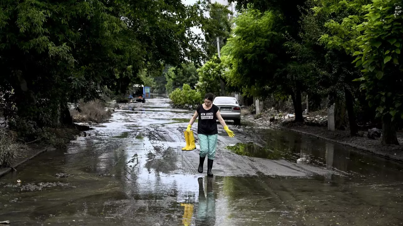 Daşqınlardan zərər çəkən Xerson sakinləri normal həyata qayıdır