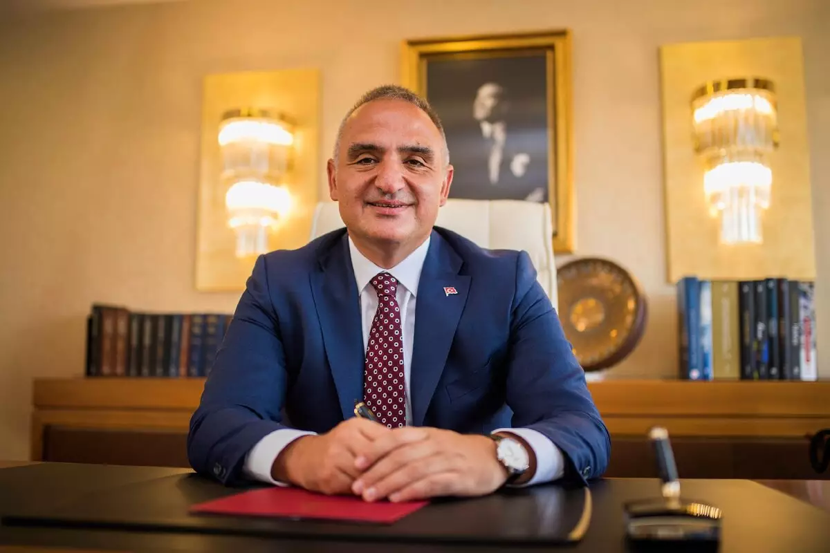 Türkiyənin turizm naziri istefa etmək niyyətindədir