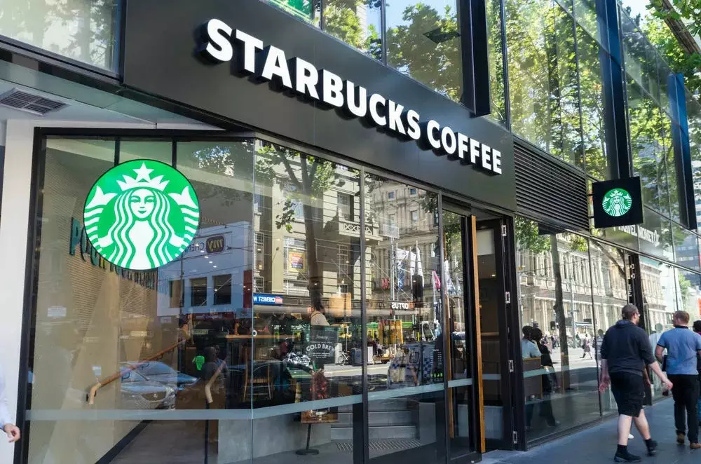 "Starbucks"ın satışları azaldı