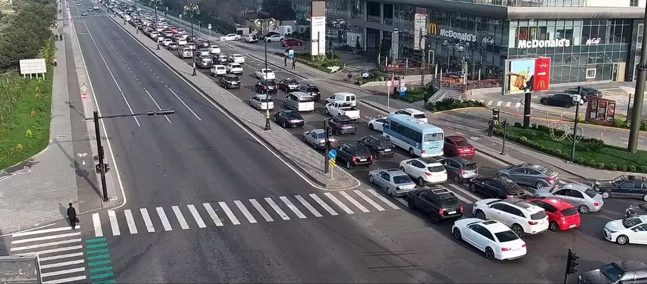 Bakıda hazırda bəzi yollarda sıxlıq müşahidə olunur