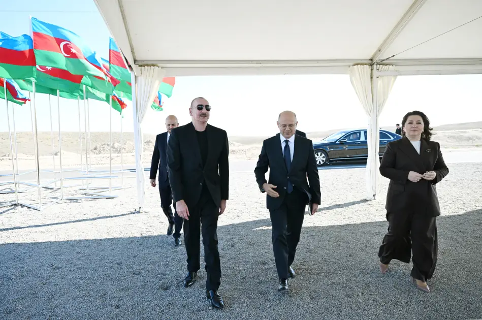İlham Əliyev Cəbrayılın Şahvəlli kəndində "Şəms" və "Üfüq" Günəş Elektrik stansiyalarının təməlini qoyub