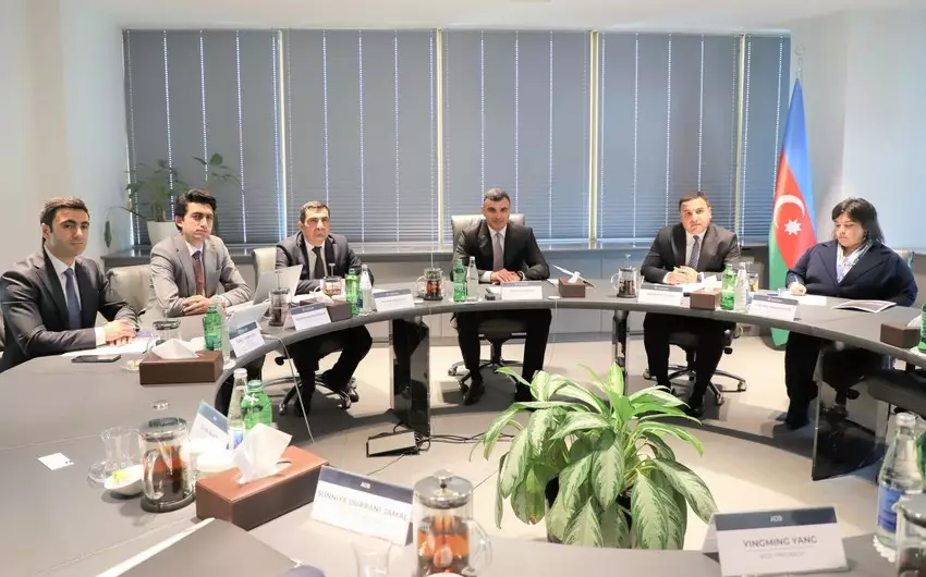 AMB və ADB yeni layihələrin həyata keçirilməsini müzakirə edib
