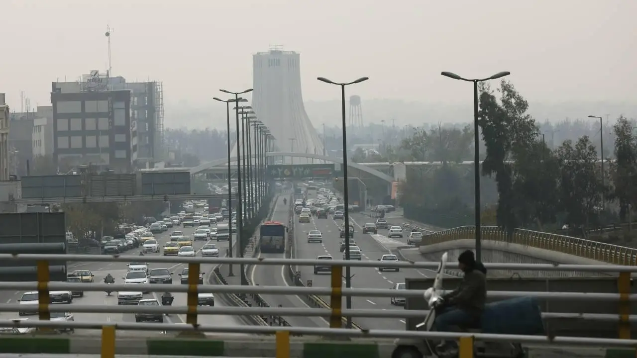 İranda havanın çirklənməsi səbəbindən təhsil distant formada keçirilir