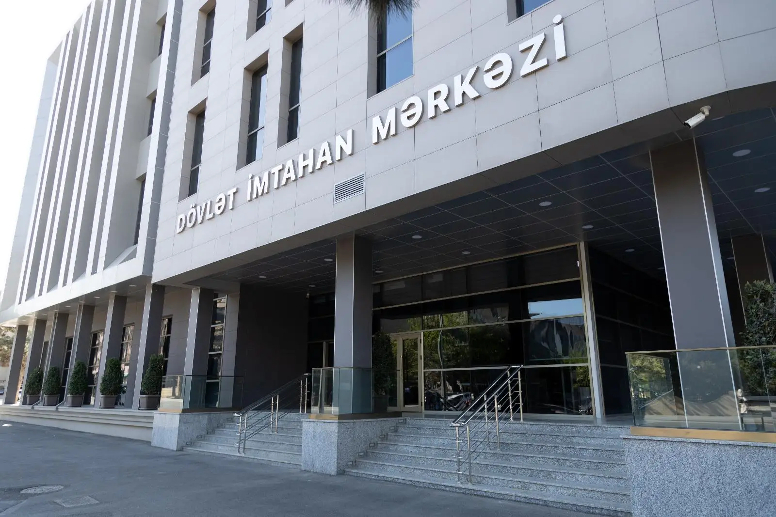 DİM ali məktəblərə qəbul nəticələri ilə bağlı suallara aydınlıq gətirdi (FOTO)