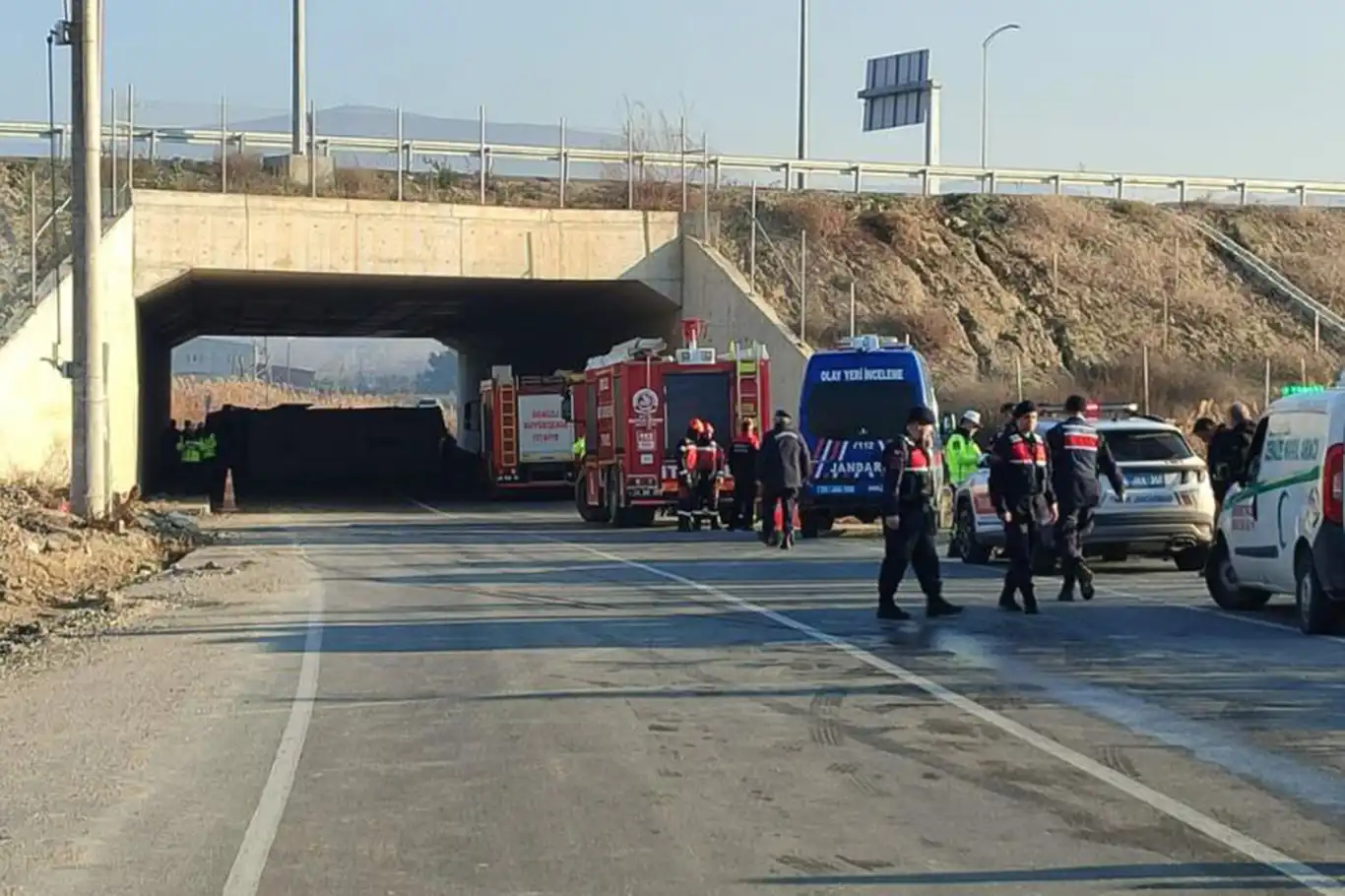 Türkiyədə avtobus aşdı: 4 nəfər öldü