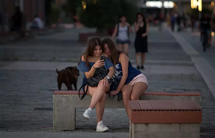 Avstraliya 16 yaşdan kiçiklər üçün sosial şəbəkələri qadağan etməyi planlaşdırır