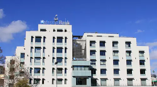 “AccessBank” 11,4 mln. manatlıq səhmləri dövriyyədən çıxarır
