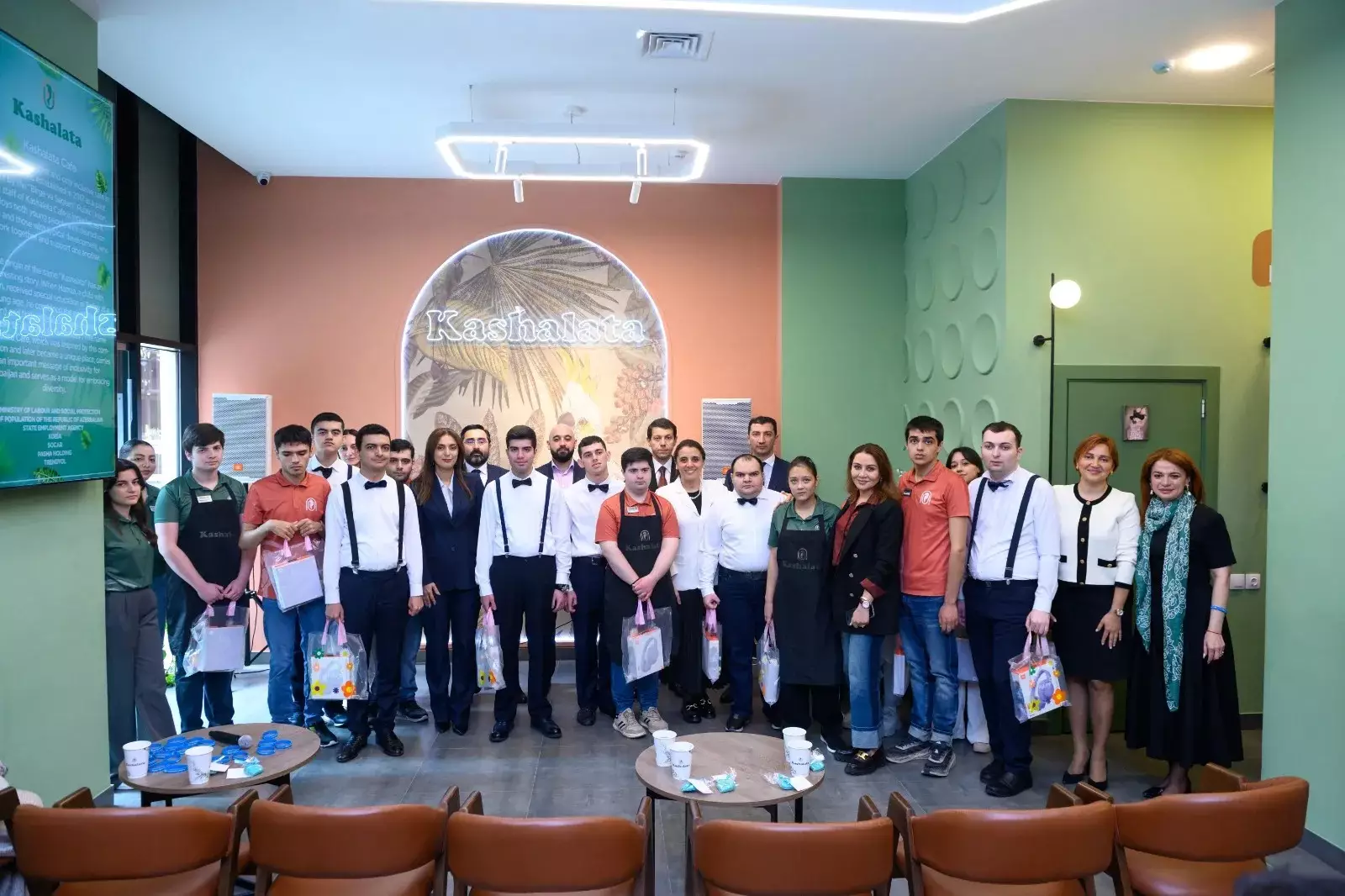 Dünya Autizm Maarifləndirmə Ayı ilə əlaqədar SOCAR "Birgə və Sağlam" İctimai Birliyi ilə birgə silsilə tədbirlər təşkil edir - FOTO