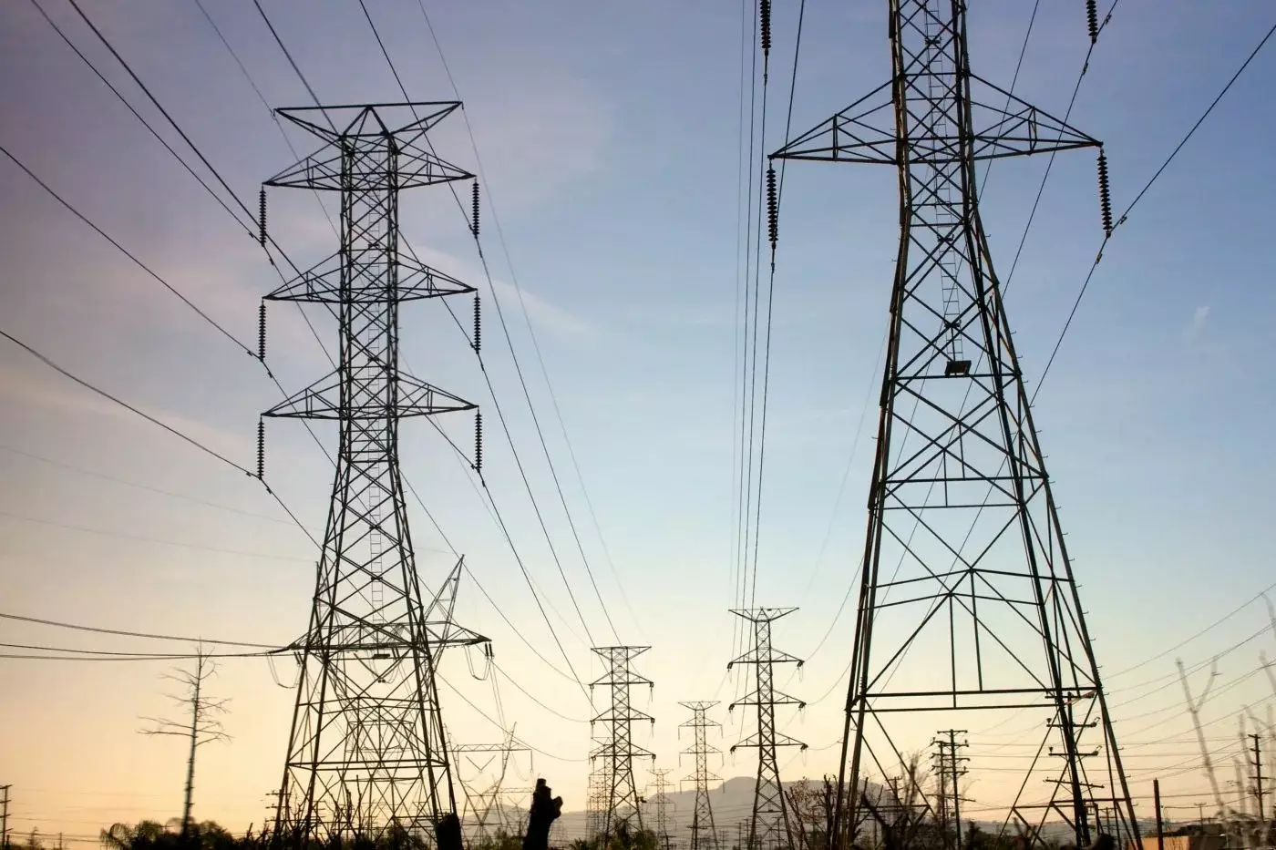 Neftlə zəngin İran enerji böhranından çıxmağa çalışır - ARAŞDIRMA