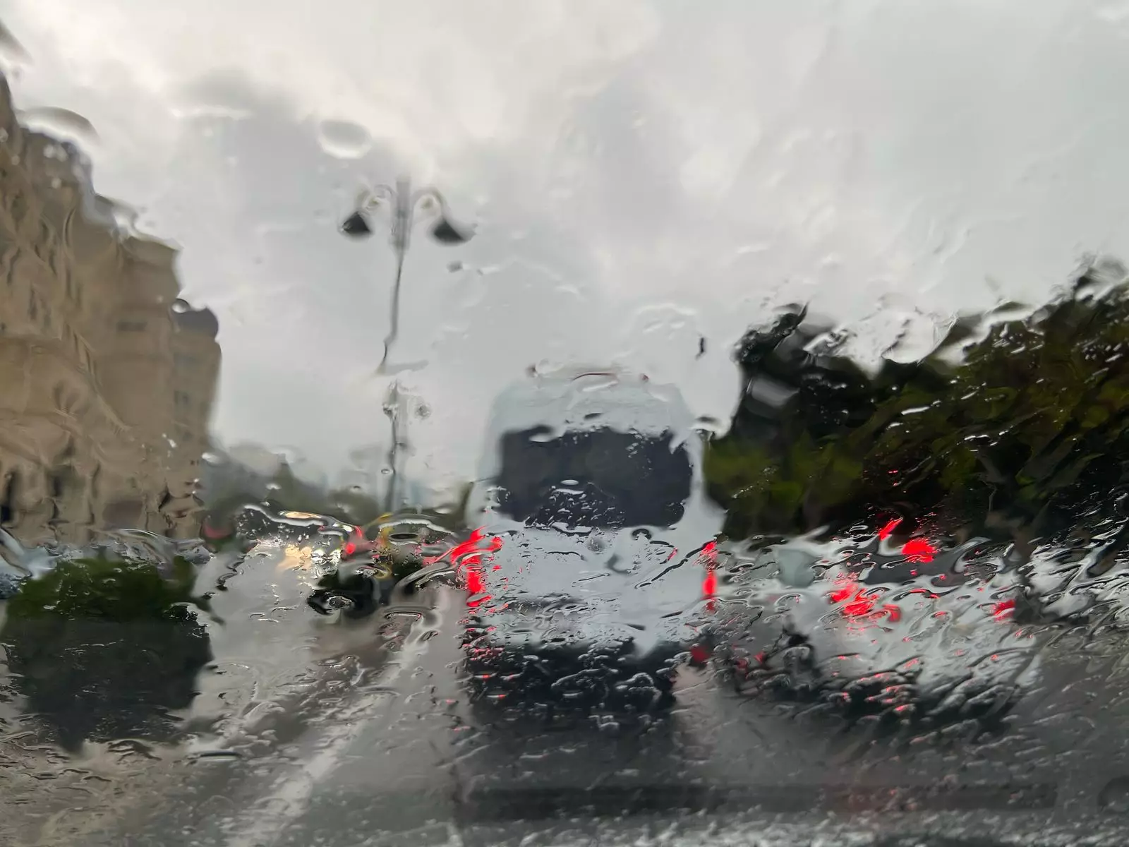 Yağıntılı və küləkli hava şəraiti davam edir - FAKTİKİ HAVA